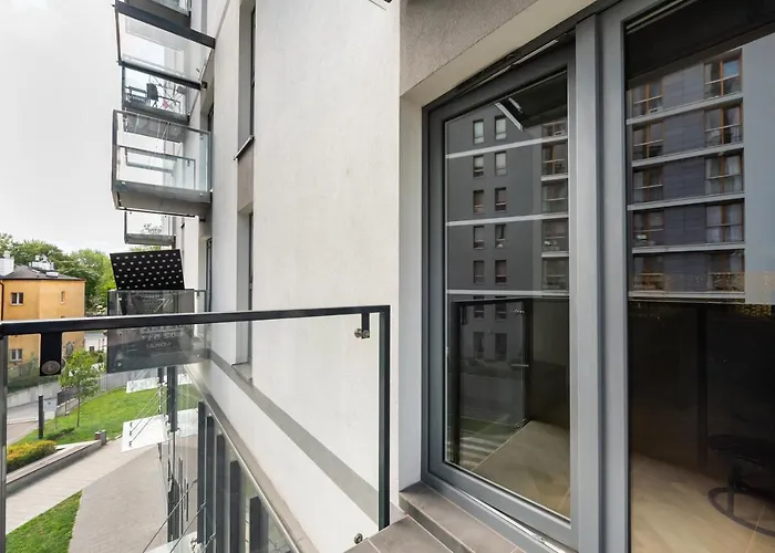 Comfort 204 By Bookinghost *