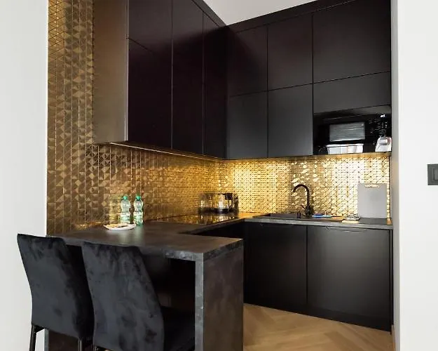 Comfort 204 By Bookinghost